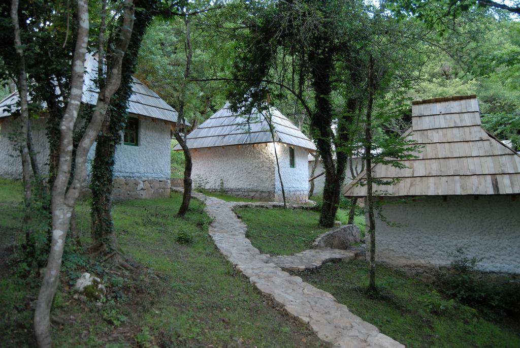 Hotel Camp Divlja Rijeka Hum Camera foto