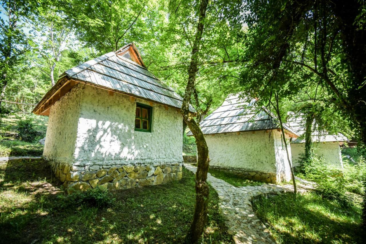 Hotel Camp Divlja Rijeka Hum Esterno foto